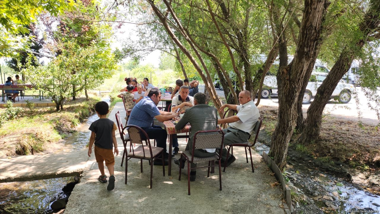 Həsənrizə çatan ailələrə evlərinin açarları təqdim edildi (YENİLƏNİB) (FOTO)