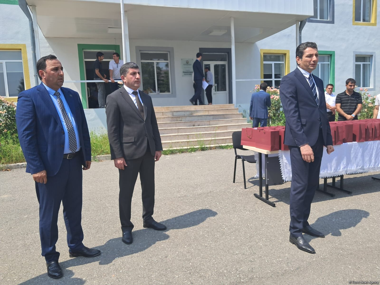 Həsənrizə çatan ailələrə evlərinin açarları təqdim edildi (YENİLƏNİB) (FOTO)