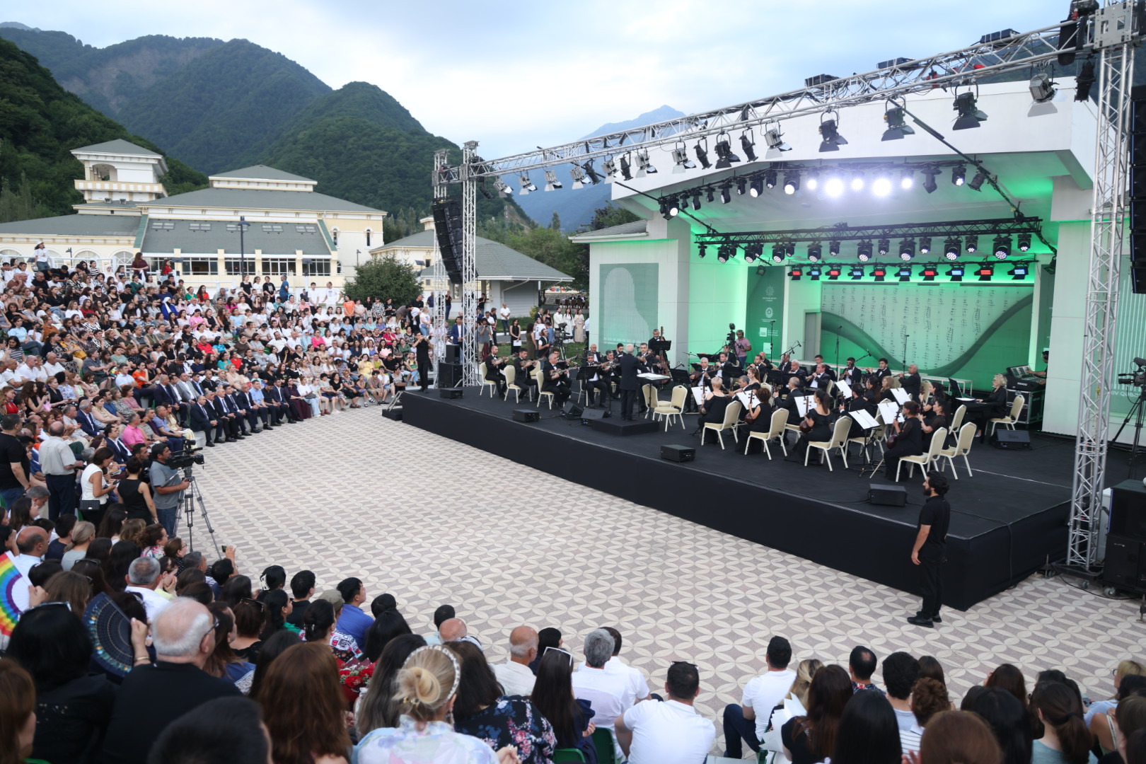 XIV Qəbələ Beynəlxalq Musiqi Festivalının təntənəli açılış mərasimi olub (FOTO)