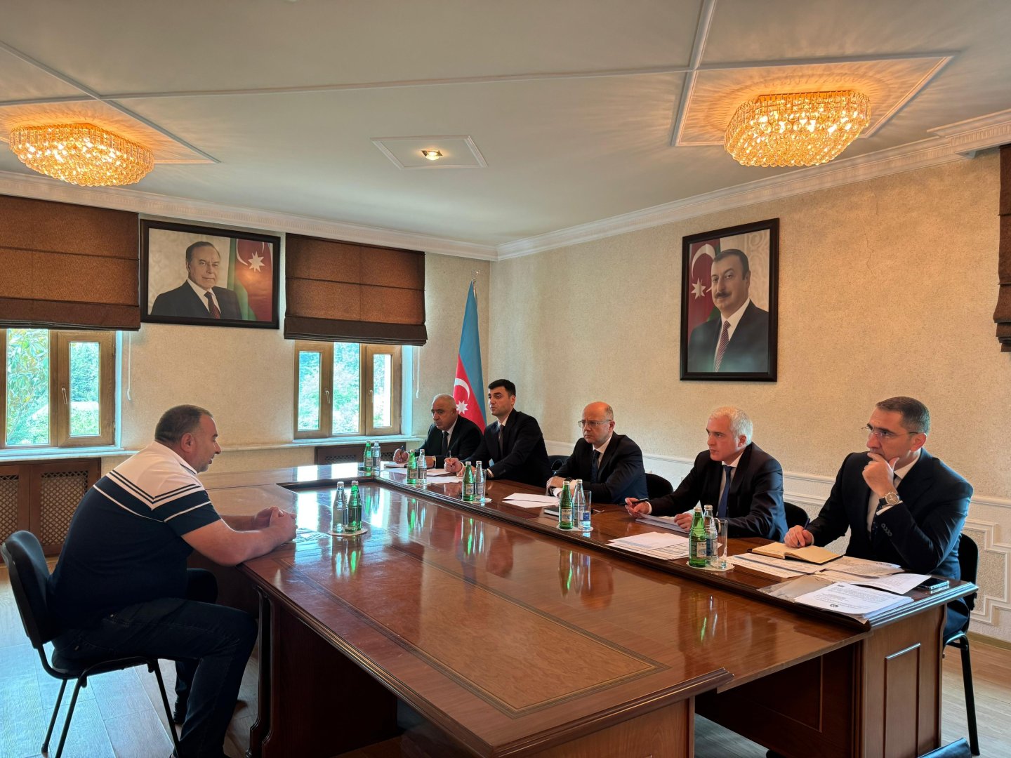 Energetika naziri İsmayıllıda vətəndaşları qəbul edib (FOTO)
