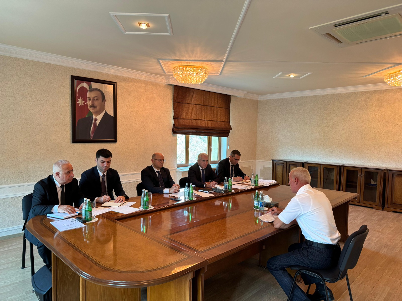 Energetika naziri İsmayıllıda vətəndaşları qəbul edib (FOTO)