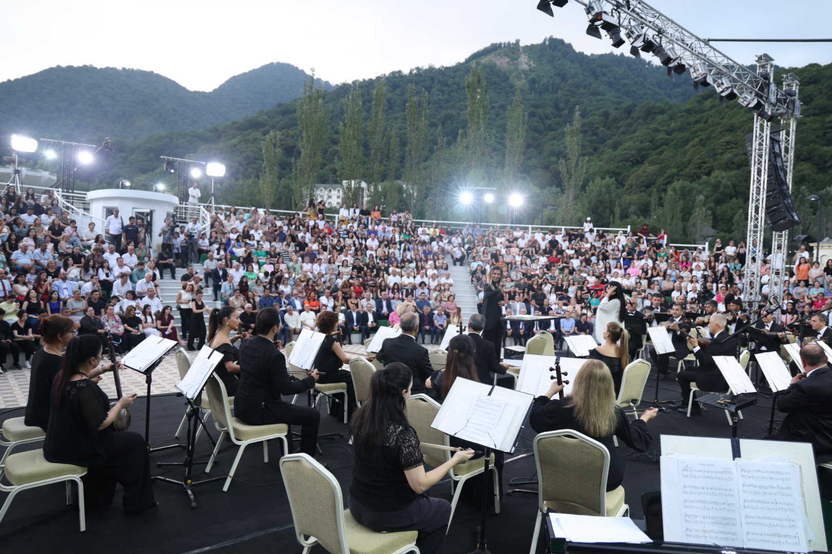 XIV Qəbələ Beynəlxalq Musiqi Festivalının təntənəli açılış mərasimi olub (FOTO)
