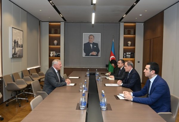 Ceyhun Bayramov Slovakiya səfirini diplomatik fəaliyyətinin başa çatmasına görə qəbul edib