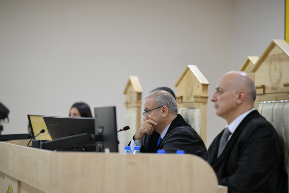 Ermənistan silahlı qüvvələrinin hücumları nəticəsində yaralanmış, mülklərini itirmiş, əsirlikdə və girovluqda olmuş zərərçəkmiş şəxslər məhkəmədə ifadə veriblər (FOTO)