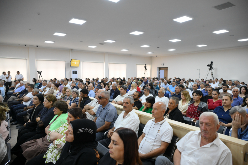 Ermənistan silahlı qüvvələrinin hücumları nəticəsində yaralanmış, mülklərini itirmiş, əsirlikdə və girovluqda olmuş zərərçəkmiş şəxslər məhkəmədə ifadə veriblər (FOTO)