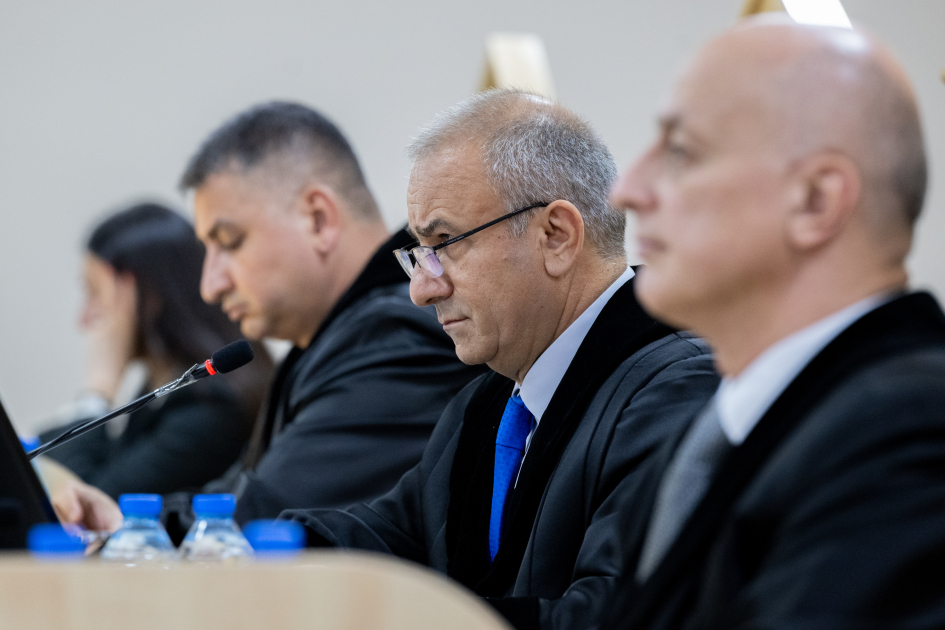 Ermənistan silahlı qüvvələrinin hücumları nəticəsində yaralanmış, mülklərini itirmiş, əsirlikdə və girovluqda olmuş zərərçəkmiş şəxslər məhkəmədə ifadə veriblər (FOTO)