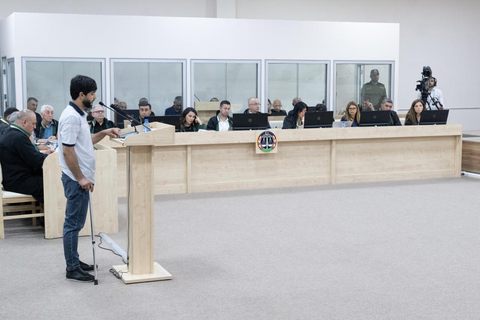 Ermənistan silahlı qüvvələrinin hücumları nəticəsində yaralanmış, mülklərini itirmiş, əsirlikdə və girovluqda olmuş zərərçəkmiş şəxslər məhkəmədə ifadə veriblər (FOTO)