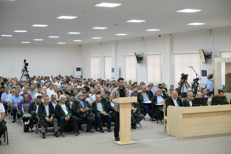 Ermənistan silahlı qüvvələrinin hücumları nəticəsində yaralanmış, mülklərini itirmiş, əsirlikdə və girovluqda olmuş zərərçəkmiş şəxslər məhkəmədə ifadə veriblər (FOTO)