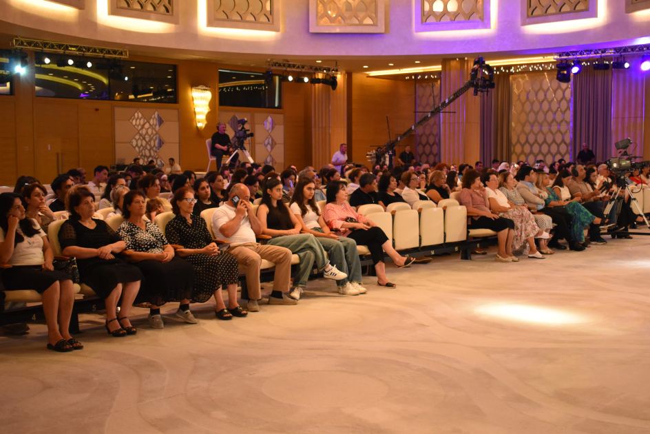 Qəbələ festivalında Üzeyir Hacıbəylinin 140 illiyinə həsr edilmiş konsert təqdim olunub (FOTO)