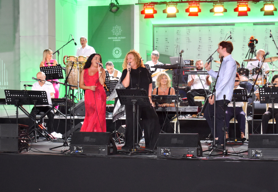 Qəbələ festivalında “Tbilisi Big Band” musiqi qrupu enerji dolu çıxışı ilə musiqisevərləri sevindirib (FOTO)