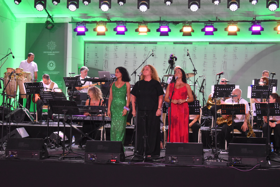 Qəbələ festivalında “Tbilisi Big Band” musiqi qrupu enerji dolu çıxışı ilə musiqisevərləri sevindirib (FOTO)