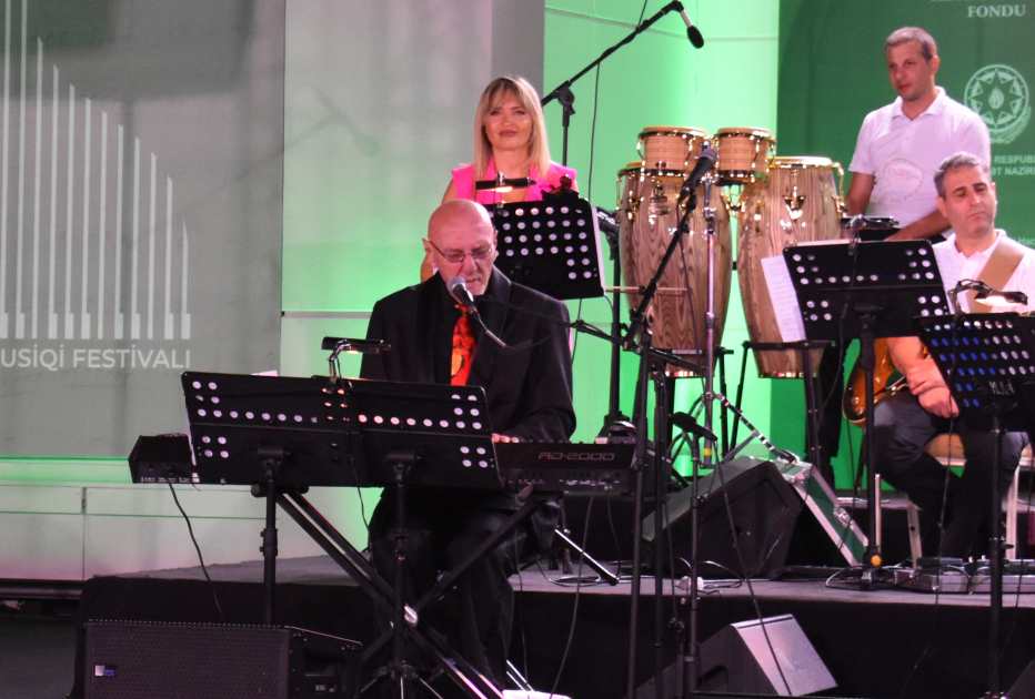 Qəbələ festivalında “Tbilisi Big Band” musiqi qrupu enerji dolu çıxışı ilə musiqisevərləri sevindirib (FOTO)