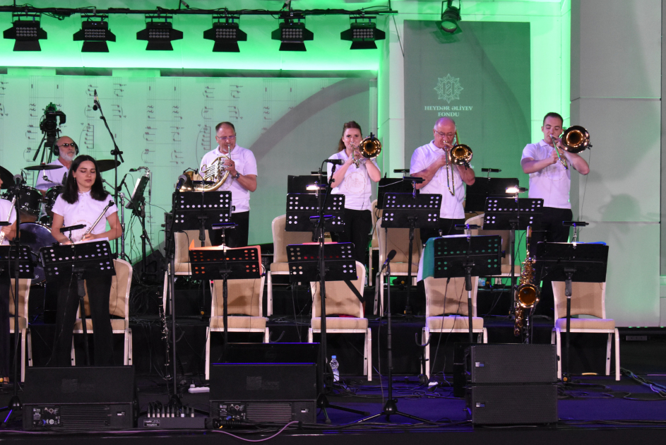 Qəbələ festivalında “Tbilisi Big Band” musiqi qrupu enerji dolu çıxışı ilə musiqisevərləri sevindirib (FOTO)