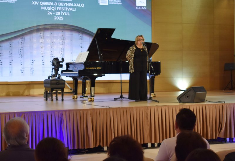 Qəbələ festivalında Üzeyir Hacıbəylinin 140 illiyinə həsr edilmiş konsert təqdim olunub (FOTO)