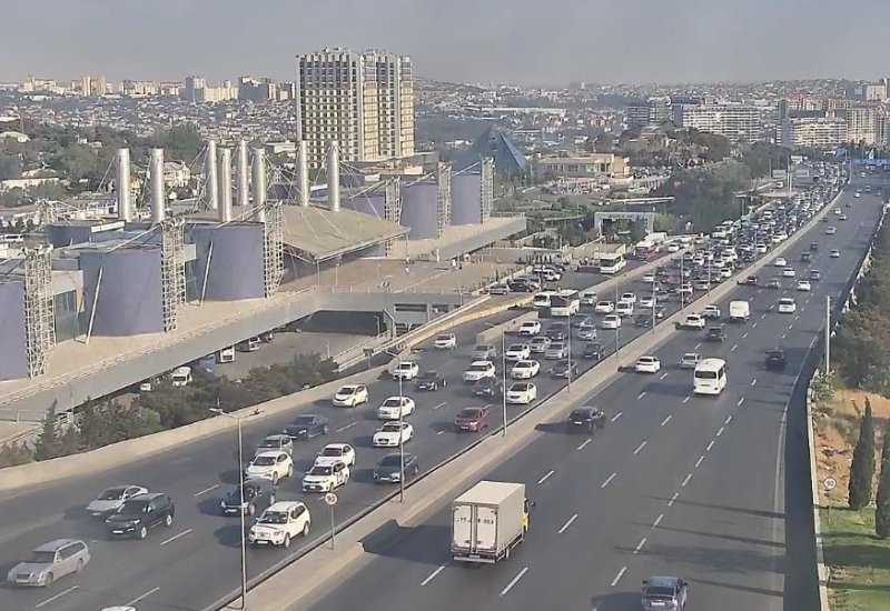 Sürücülərin NƏZƏRİNƏ: Paytaxtın bir sıra yollarında tıxac var - SİYAHI (FOTO)