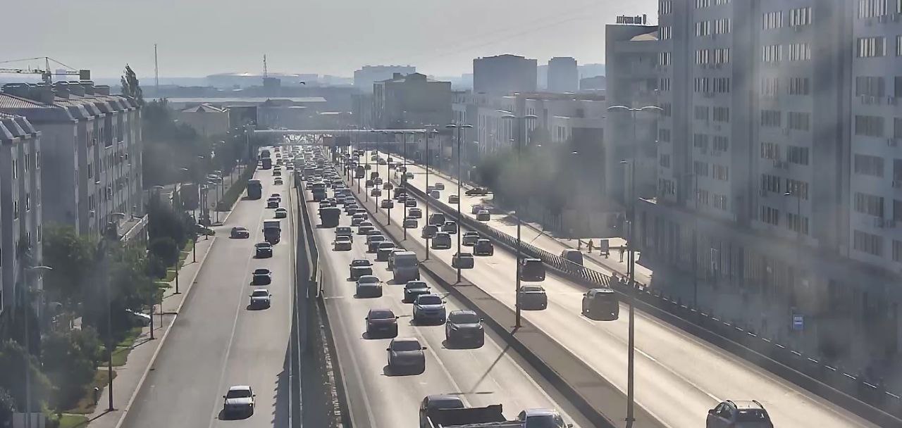 Sürücülərin NƏZƏRİNƏ: Paytaxtın bir sıra yollarında tıxac var - SİYAHI (FOTO)