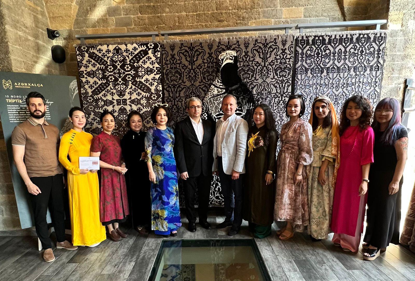 “Azərxalça” ASC-nin xalçaları yaxın gələcəkdə Vyetnamda sərgilənəcək (FOTO)