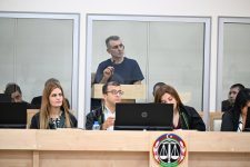 Ermənistan silahlı qüvvələrinin hücumları nəticəsində yaralanmış, əsirlikdə və girovluqda işgəncələrə məruz qalmış, mina qurbanı olmuş şəxslər məhkəmədə ifadə veriblər (FOTO)