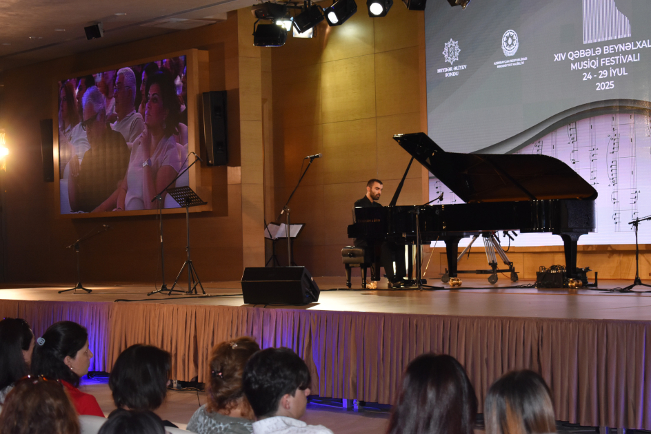 XIV Qəbələ Beynəlxalq Musiqi Festivalında kamera musiqisi axşamı (FOTO)