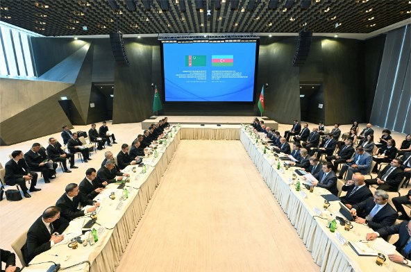 Azərbaycan Türkmənistanla qarşılıqlı investisiyaların təşviqi imkanlarını nəzərdən keçirib (FOTO)