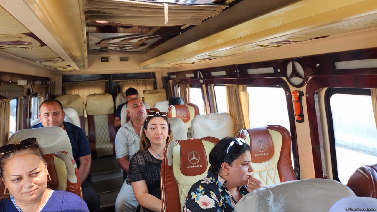 Növbəti köç karvanı Xocalının Ballıca kəndinə yola salınır (FOTO)