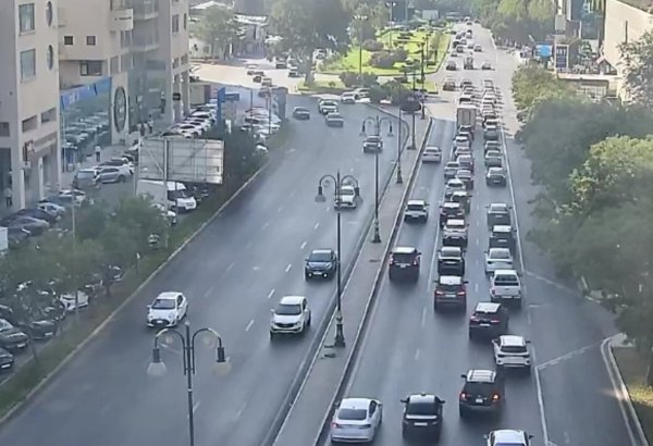 Sürücülərin NƏZƏRİNƏ: Bakıda bu yollarda sıxlıq var - SİYAHI (FOTO)