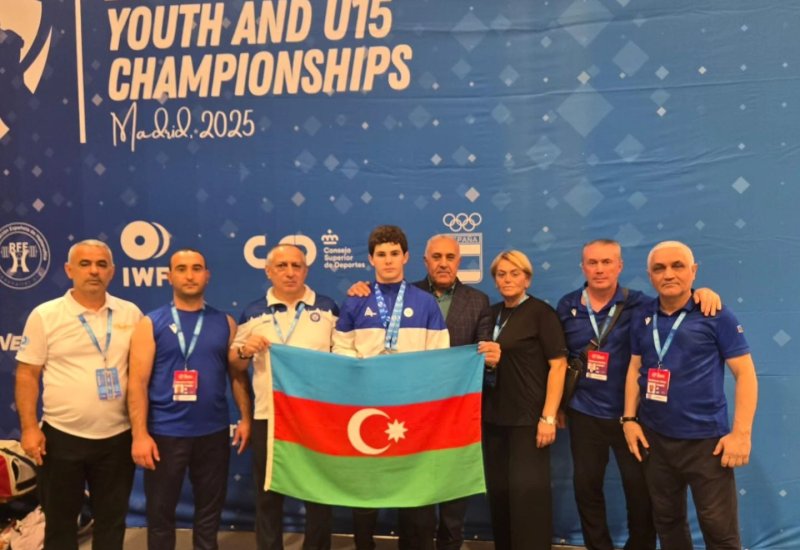 Azərbaycanın ağırlıqqaldıranı Avropa birinciliyində iki medal qazanıb