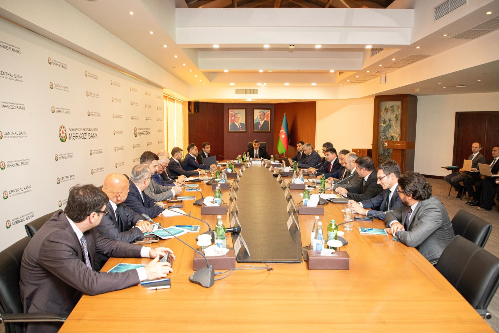 Azərbaycan banklarının qarşıdakı dövr üçün strateji prioritetləri müzakirə olunub (FOTO)