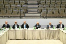 İqtisadi artım və dayanıqlı məskunlaşmaya dair alt işçi qrupların ilk iclası keçirilib (FOTO)