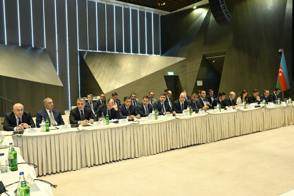 İqtisadi artım və dayanıqlı məskunlaşmaya dair alt işçi qrupların ilk iclası keçirilib (FOTO)
