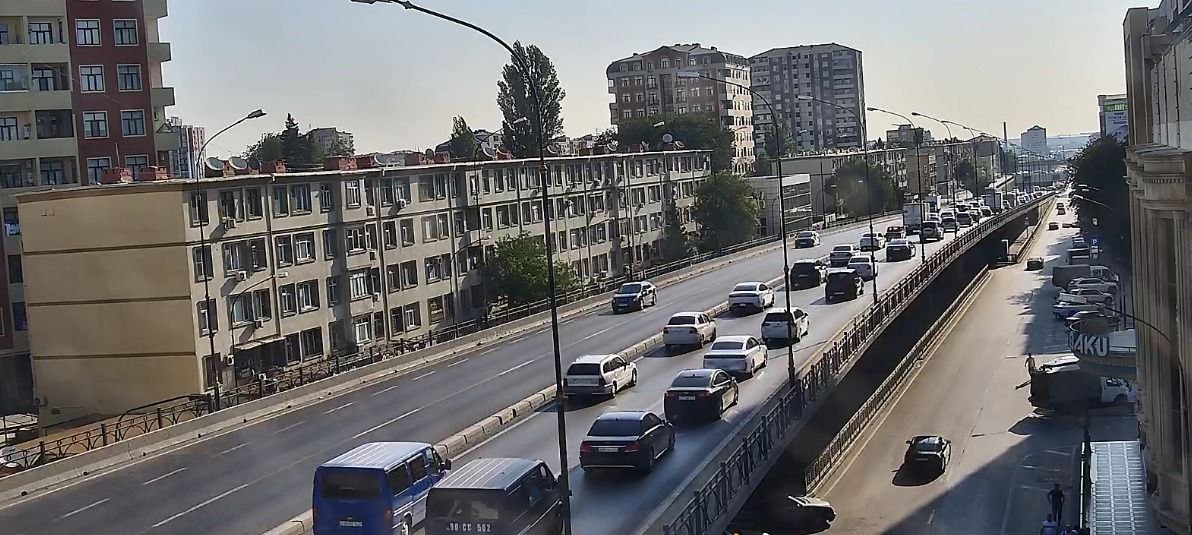 Sürücülərin NƏZƏRİNƏ: Paytaxtın bir sıra yollarında tıxac var - SİYAHI (FOTO)