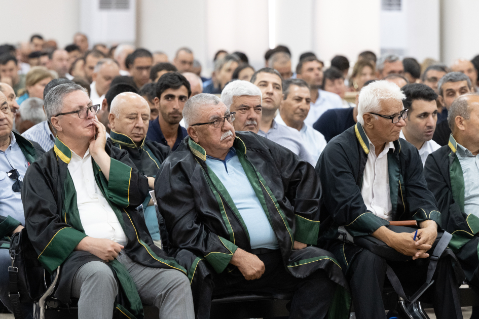 Ermənistan silahlı qüvvələrinin hücumları nəticəsində yaralanmış, mina qurbanı olmuş, əsirlikdə işgəncələr görmüş şəxslər məhkəmədə ifadə veriblər (FOTO)