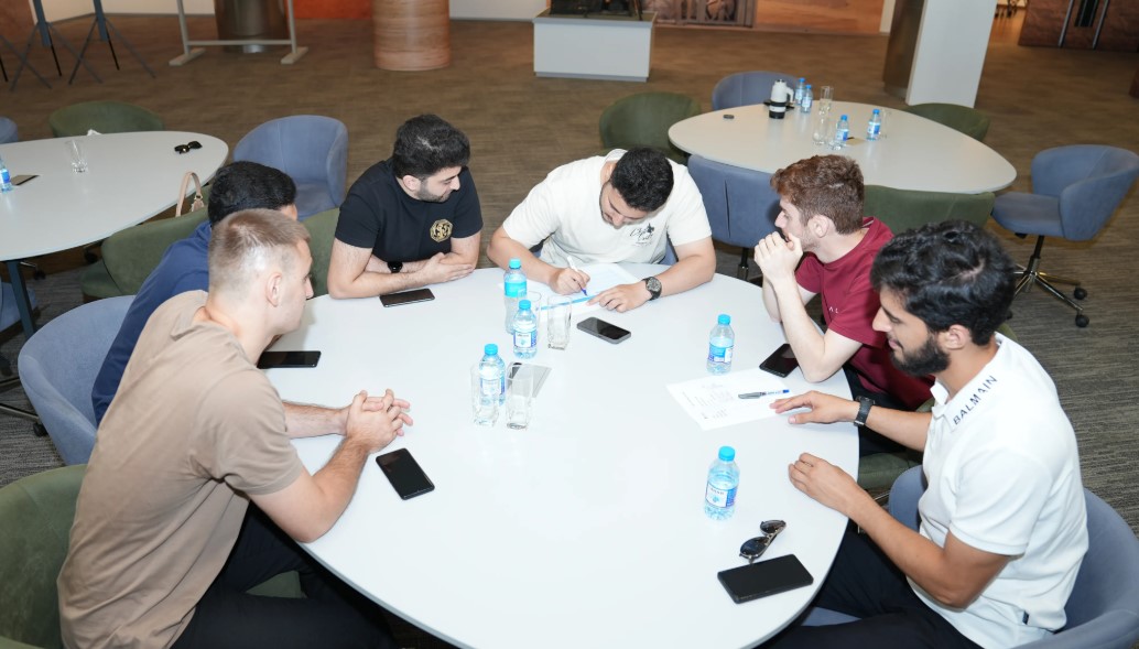 SOCAR-ın "Gənc İstedadlar Proqramı"nın iştirakçıları üçün “yumşaq bacarıqlar” üzrə təlimlər keçirilir (FOTO)