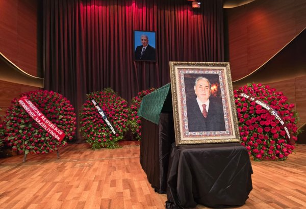 Bakıda görkəmli muğam ifaçısı Arif Babayevlə vida mərasimi keçirilib (FOTO) (YENİLƏNİB)