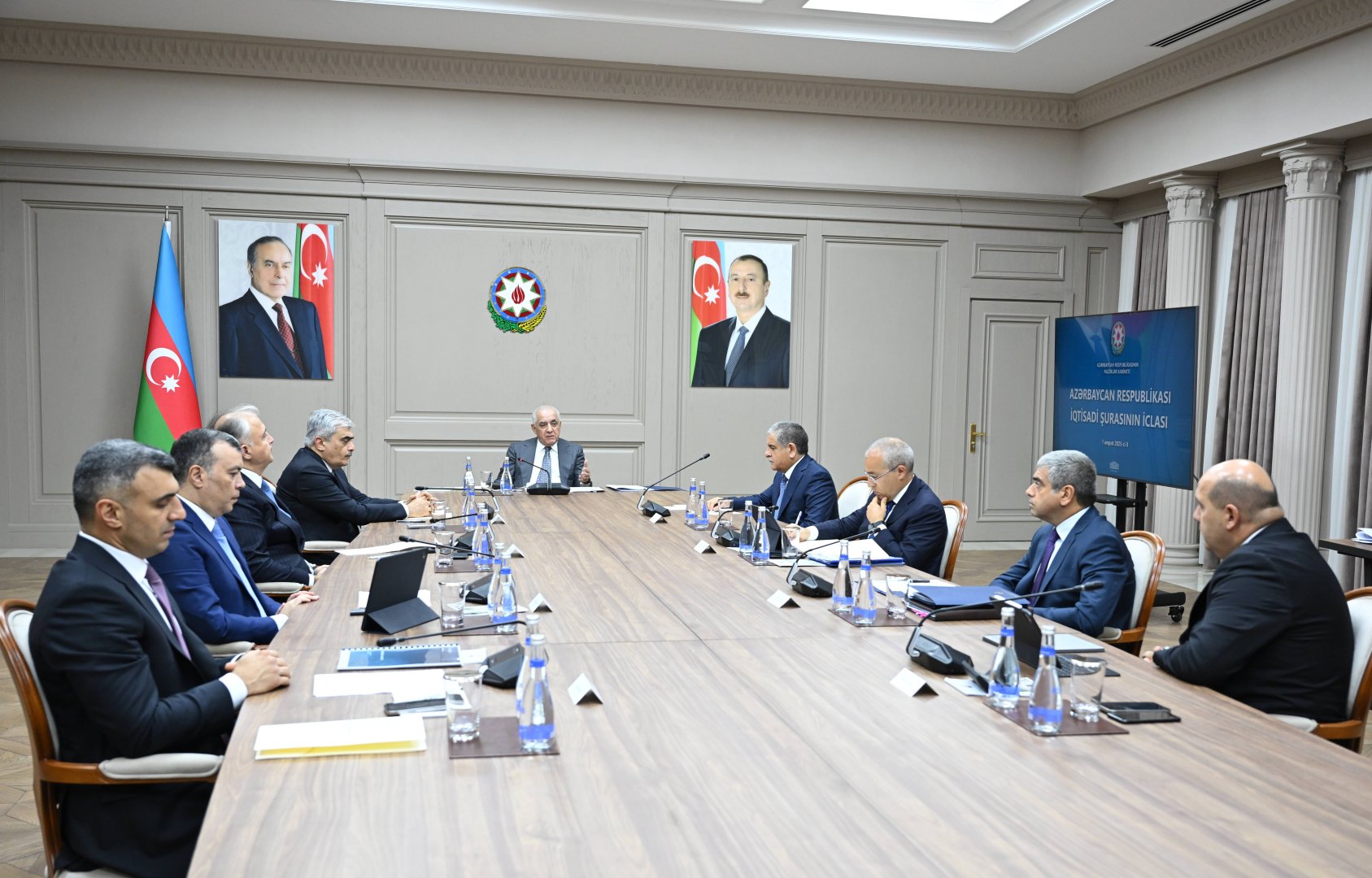 İqtisadi Şuranın növbəti iclası keçirilib (FOTO)