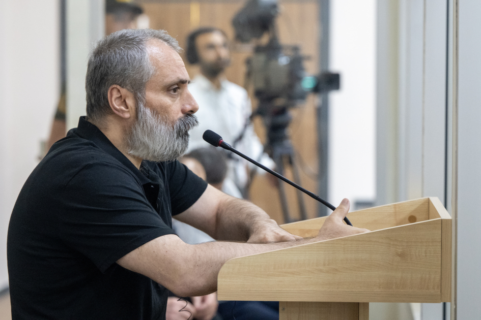 Ermənistan silahlı qüvvələrinin hücumları nəticəsində yaralanmış, mina qurbanı olmuş, evləri dağılmış şəxslər məhkəmədə ifadə veriblər (FOTO)