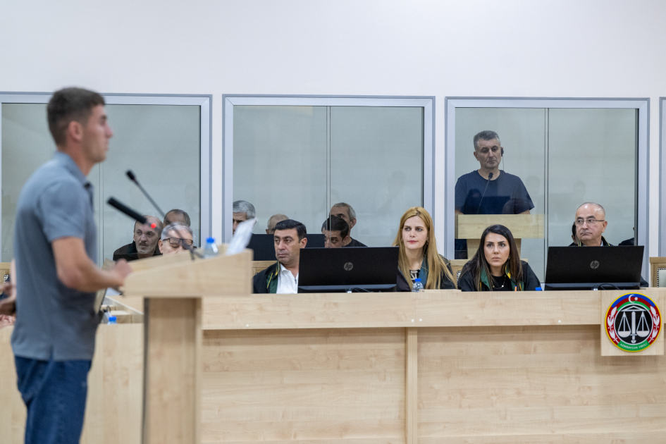 Ermənistan silahlı qüvvələrinin hücumları nəticəsində yaralanmış, mina qurbanı olmuş, evləri dağılmış şəxslər məhkəmədə ifadə veriblər (FOTO)