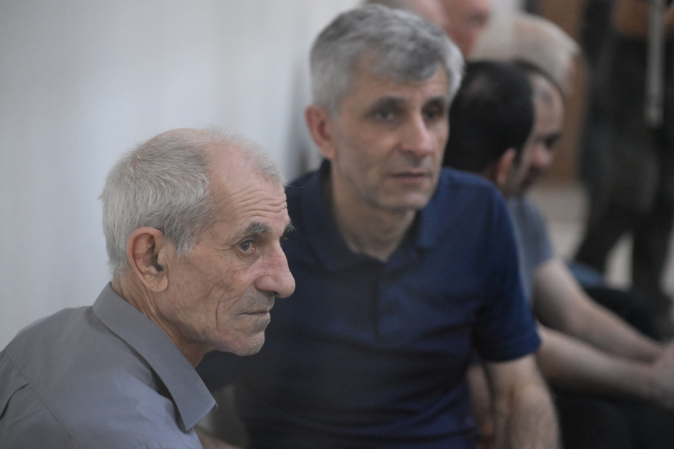 Ermənistan silahlı qüvvələrinin hücumları nəticəsində yaralanmış, mina qurbanı olmuş, evləri dağılmış şəxslər məhkəmədə ifadə veriblər (FOTO)