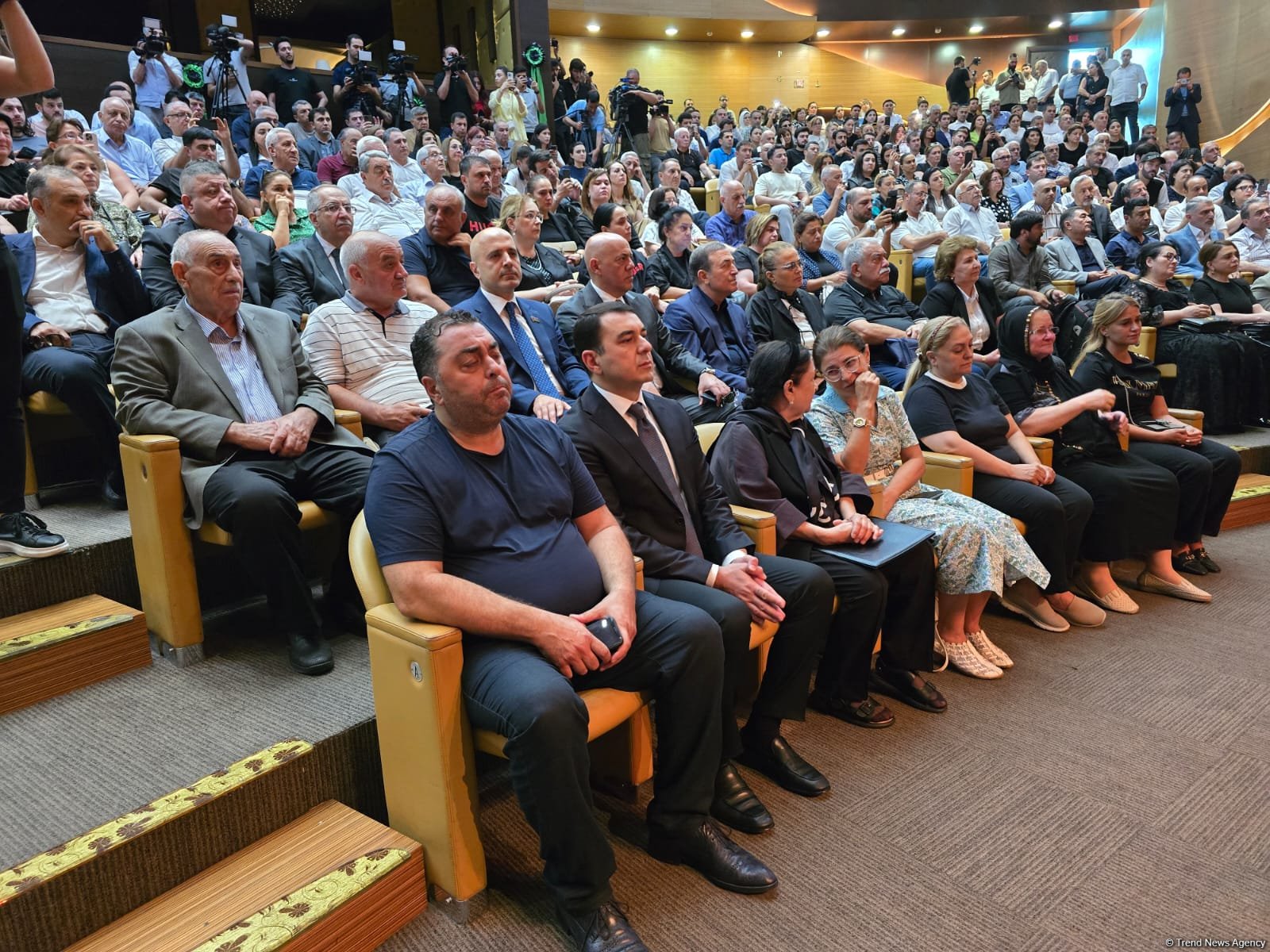 Bakıda görkəmli muğam ifaçısı Arif Babayevlə vida mərasimi keçirilib (FOTO) (YENİLƏNİB)