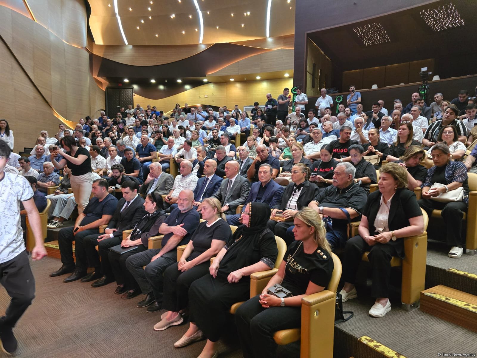 Bakıda görkəmli muğam ifaçısı Arif Babayevlə vida mərasimi keçirilib (FOTO) (YENİLƏNİB)