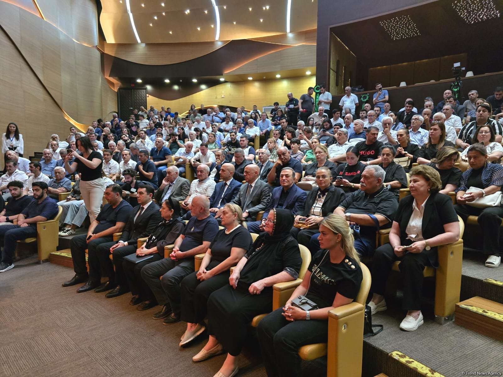 Bakıda görkəmli muğam ifaçısı Arif Babayevlə vida mərasimi keçirilib (FOTO) (YENİLƏNİB)