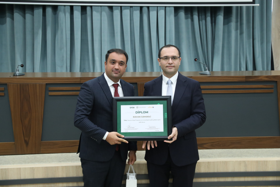 "Üfüq” Karyera İnkişaf Proqramının qaliblərinin təltif olunma mərasimi keçirilib (FOTO)