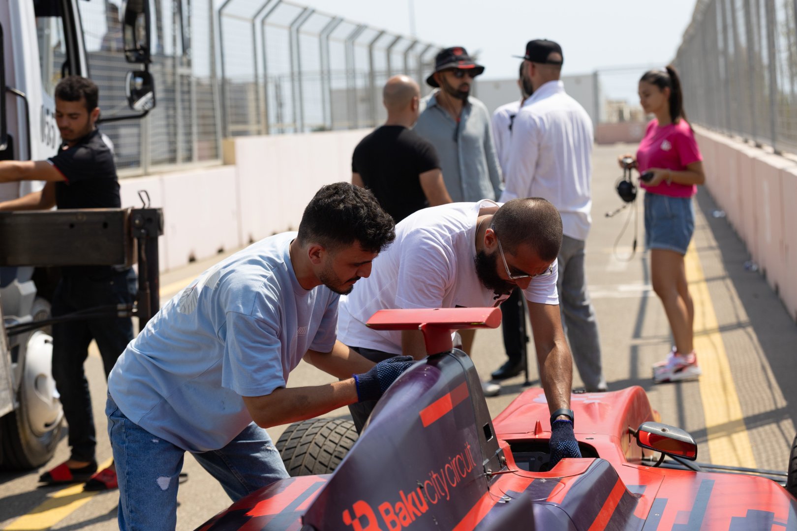 “Formula 1” Azərbaycan Qran-Prisinə hazırlıq məqsədilə marşallar üçün təlimlər keçirilib (FOTO)