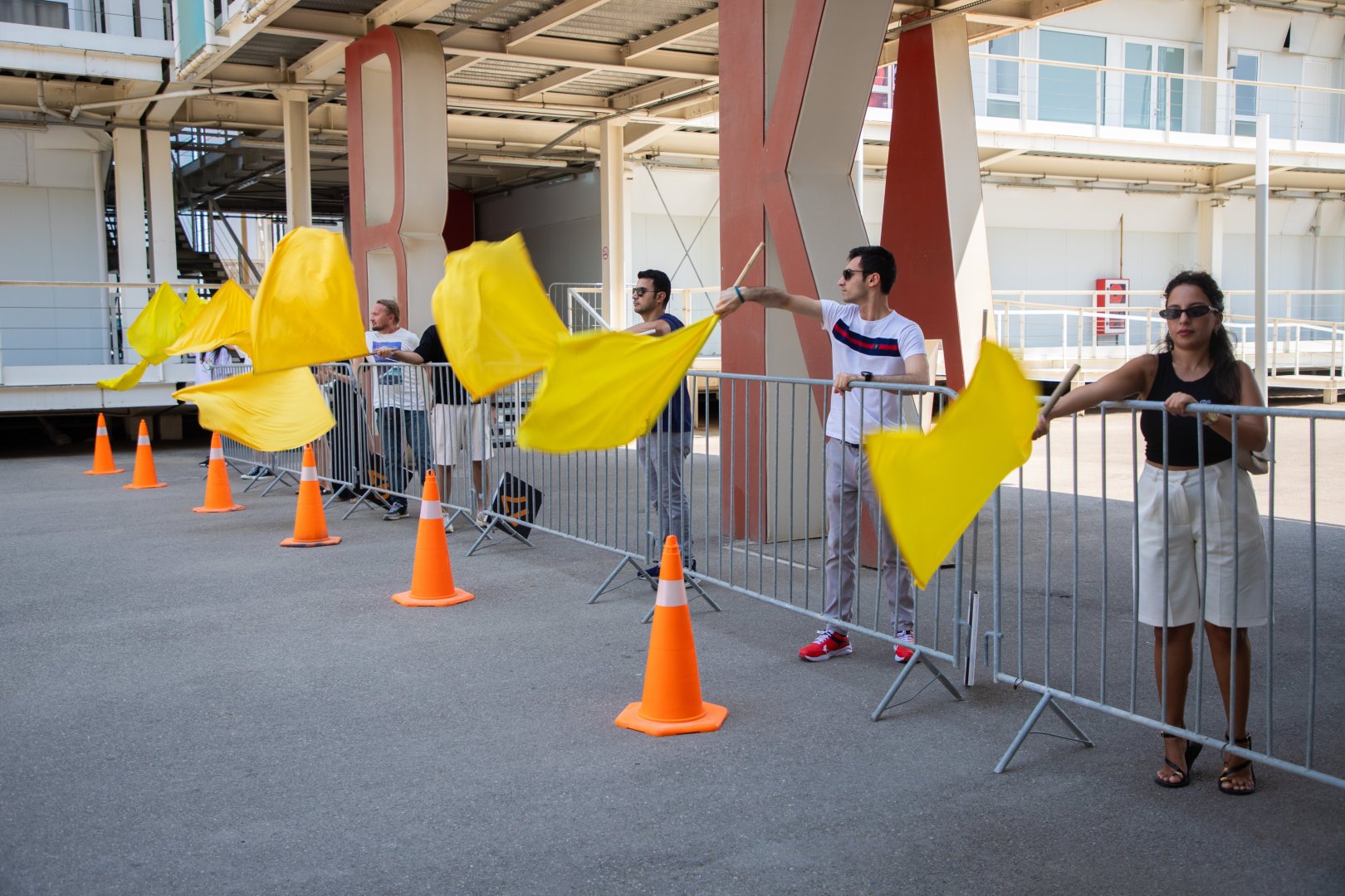 “Formula 1” Azərbaycan Qran-Prisinə hazırlıq məqsədilə marşallar üçün təlimlər keçirilib (FOTO)