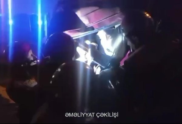 Bakıda iki yük maşını toqquşdu - Xəsarət alan var (VİDEO)