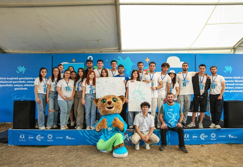 “Yay Fest 2025” gənclərin yüksək enerjisi ilə davam edir (FOTO)