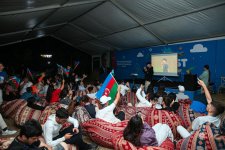 “Yay Fest 2025” gənclərin yüksək enerjisi ilə davam edir (FOTO)