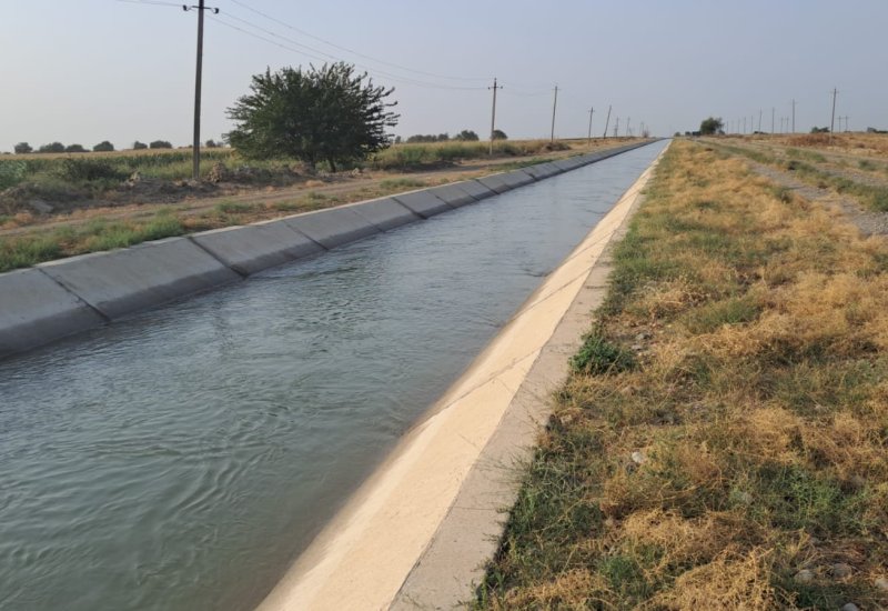 Biləsuvarda minik avtomobili kanala aşıb - Ölənlər var (YENİLƏNİB)