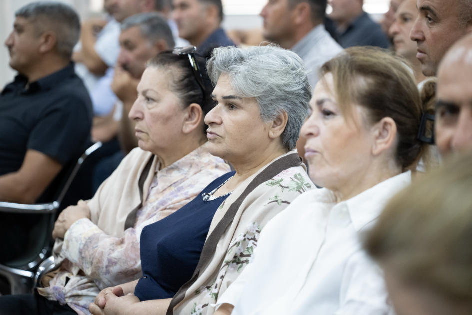 Ermənistan silahlı qüvvələrinin hücumları nəticəsində yaralanmış, mina qurbanı olmuş, əsirlikdə və girovluqda saxlanılmış şəxslər məhkəmədə ifadə veriblər (FOTO)
