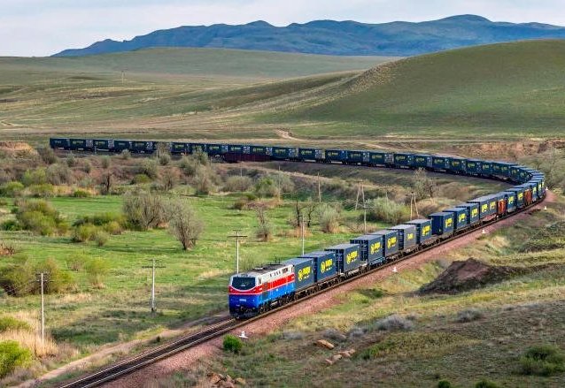 Azərbaycan ərazisindən keçən dəhlizlərdə daşınan yüklərin həcmi 16 milyon tonu ötüb